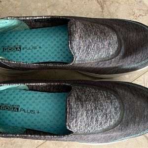 Sketchers GoGa Plus Shoes